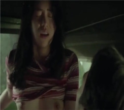 雨中的车里做爱 mp4