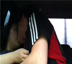 在车上口交车震 mp4