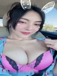 极品豪乳网红女神『谭晓彤』大尺度付费户外私拍流出 开车露豪乳 露逼户外发骚 极度超诱惑