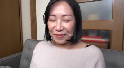 MAQQ-002 现役の保険外交员はセックスレスのシングルマザー、服の上からも分かるハチきれんばかりの超乳K-cupは欲求不満の证、电撃DEBUT！沙月さん（38歳）