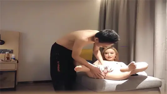 步宾寻花私约高颜值瑜伽教练，宾馆激情抽插淫水四溅！